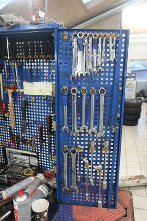 Værkstedsvogn med indhold