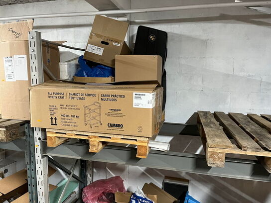 Pallereol med indhold, værktøj og materialer