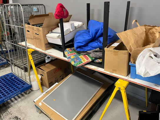 Div. indbo, skilt og materialer