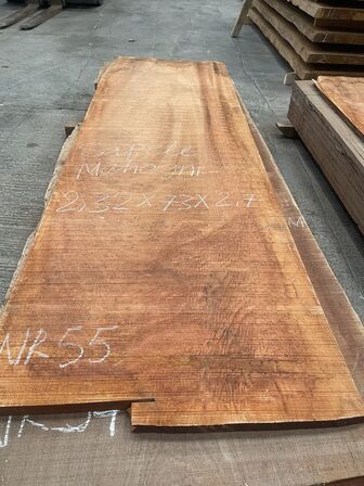 Træplanke i SAPELE (mahogni) 2,32x0,73m - 2,7 cm tyk