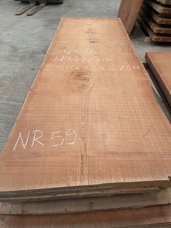Træplanke i SAPELE (mahogni) 2,55x0,83m - 2,7 cm tyk
