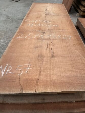 Træplanke i SAPELE (mahogni) 2,57x0,86m - 2,7 cm tyk