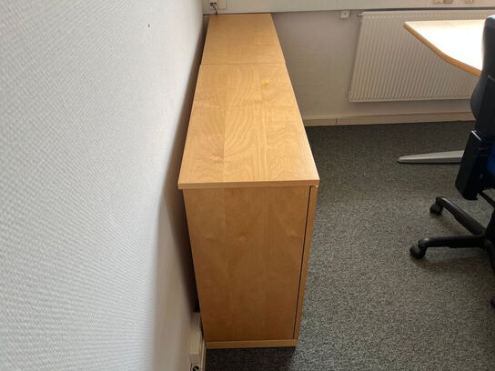 2 Stk. kabinetter i træ