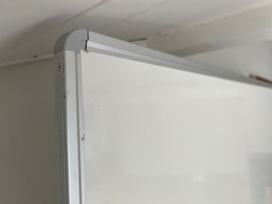 2 Stk. Whiteboards på stativ med hjul