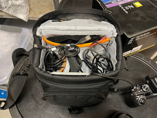 Nikon Z-DX 16-50 Kitsæt samt taske med diverse foto udstyr