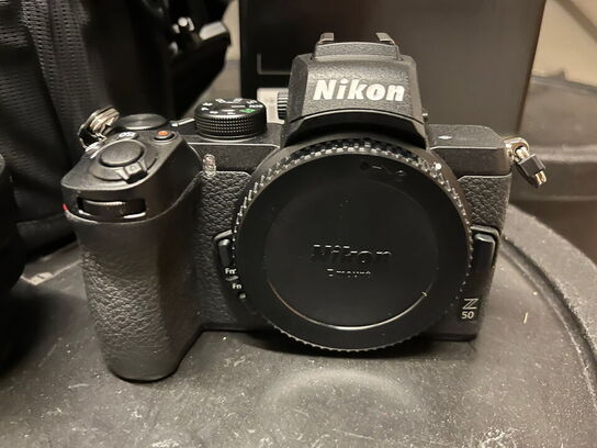 Nikon Z-DX 16-50 Kitsæt samt taske med diverse foto udstyr