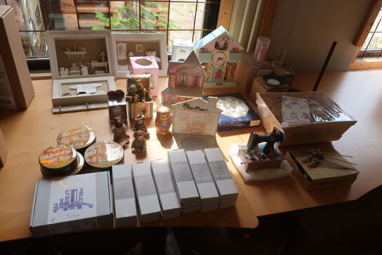 Dåser, glas, vægpynt m.m.