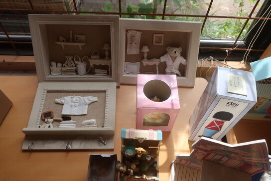 Dåser, glas, vægpynt m.m.