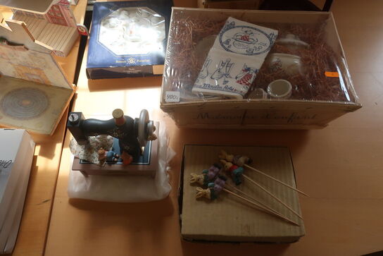 Dåser, glas, vægpynt m.m.