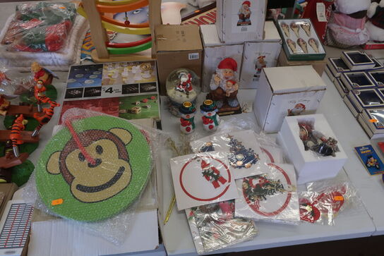 Julefiguer,  pynt og spil