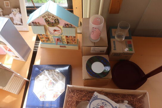 Dåser, glas, vægpynt m.m.