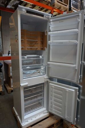 Blomberg Integreret køle-fryseskab KNE4551iN (MOMSFRI)