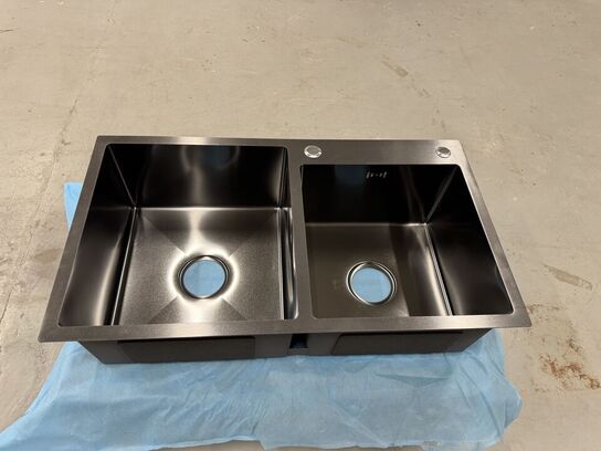 Multifunktionel vask med armatur