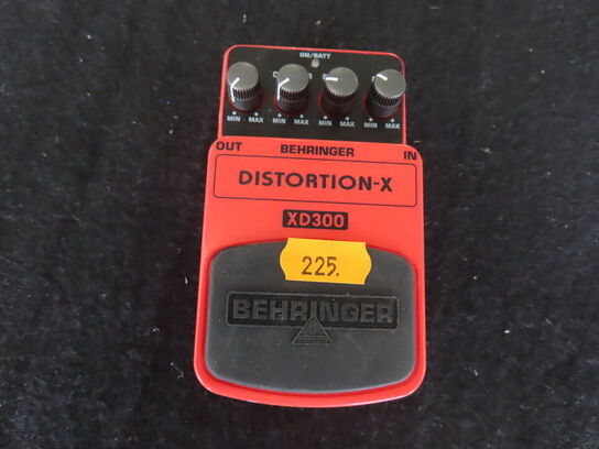 Guitarpedal - Distortion-x XD300 - BEHRINGER