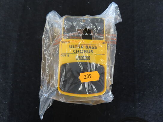 Guitarpedal - Ultra bass chorus BUC400 - BEHRINGER