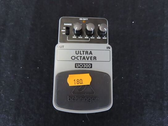 Guitarpedal - Ultra octaver UO300 - BEHRINGER