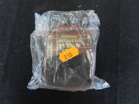 Guitarpedal - Acoustic modeler AM300 - BEHRINGER