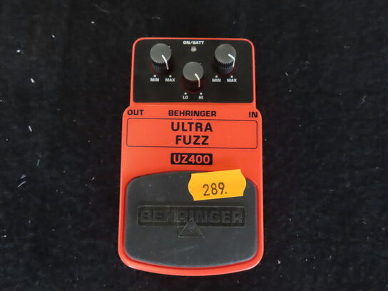 Guitarpedal - Ultra fuzz UZ400 - BEHRINGER