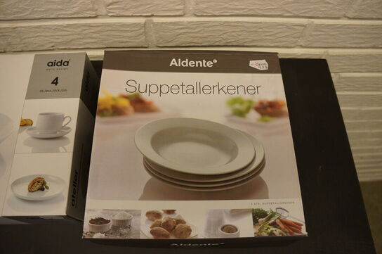 4 stk. skåle & 4 stk. tallerkner 