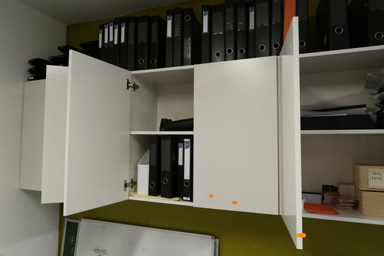 3 stk. vægskabe samt div. Whiteboards