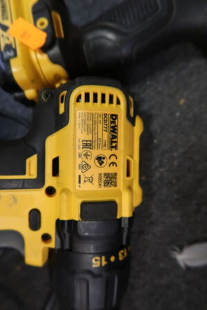 3 stk. akku håndværktøj DEWALT med 2 stk. batterier og lader