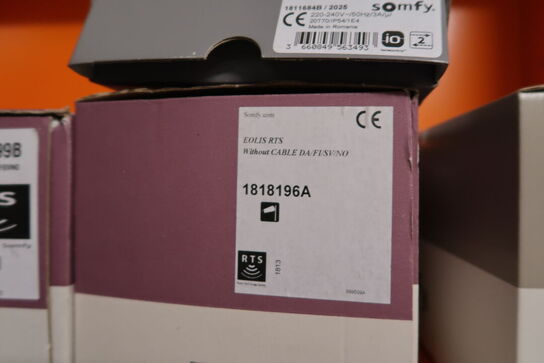 Reol med div. Reservedele