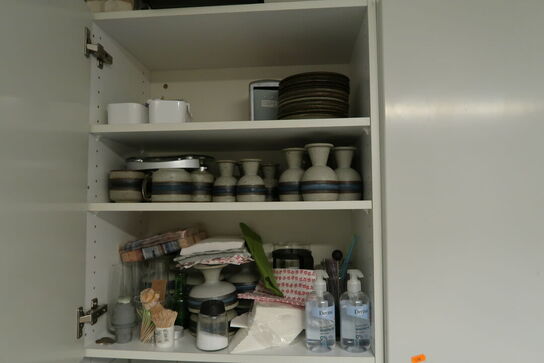 Brødrister, div. Køkkenservice, vaser, mikrobølgeovn m.m.