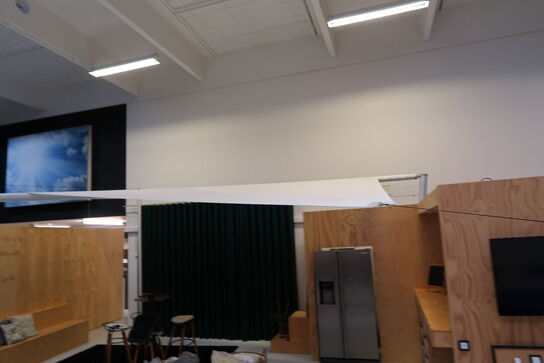 Elektrisk sejlafskærmning SOLIDAY med 4 stk. pæle