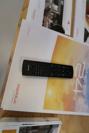 Fjernsyn PHILIPS med fjernbetjening