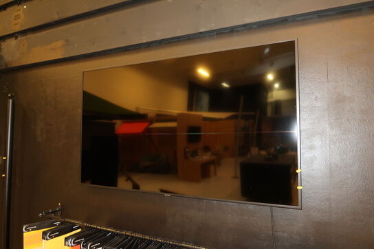 Fjernsyn SAMSUNG UE75RU7105KXXC med fjernbetjening