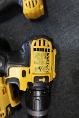 3 stk. akku håndværktøj DEWALT med 2 stk. batterier og lader