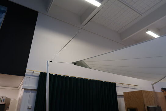 Elektrisk sejlafskærmning SOLIDAY med 4 stk. pæle