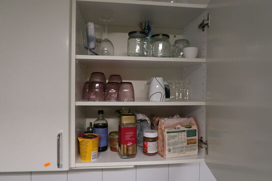 Brødrister, div. Køkkenservice, vaser, mikrobølgeovn m.m.