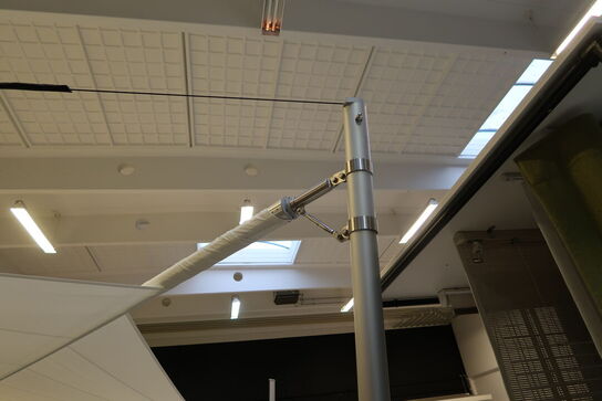 Elektrisk sejlafskærmning SOLIDAY med 4 stk. pæle