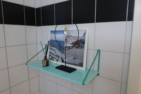 Lammeskind, skab, skammel, stol m.m.