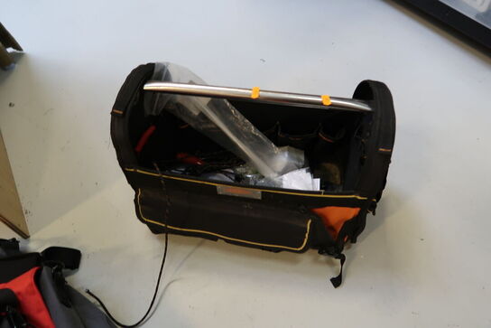 Værktøjstaske med div. Værktøj