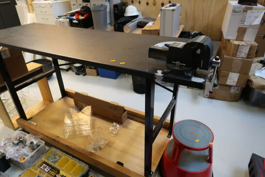 Bord på hjul med skruestik