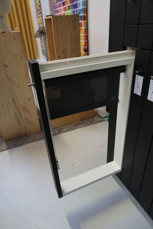 Udstillingsdisplay med div. Vareprøver og varelager