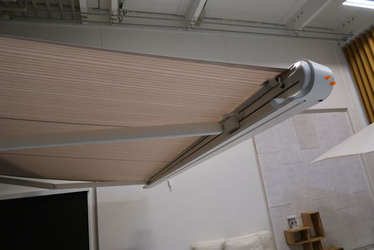 Elektrisk Markise MARKILUX med solafskærmning