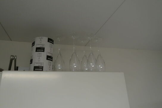 Brødrister, div. Køkkenservice, vaser, mikrobølgeovn m.m.