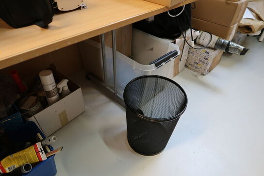 Div. Varelager, vareprøver, bord, skuffemoduler m.m.