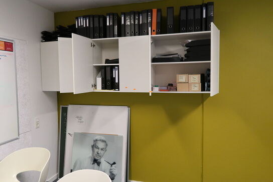 3 stk. vægskabe samt div. Whiteboards