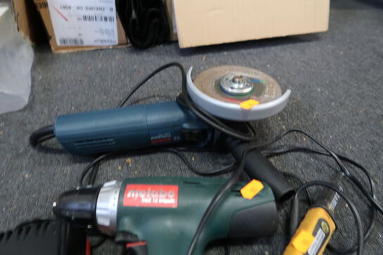 Div. Akku håndværktøj bl.a. METABO med batterier og lader m.m.