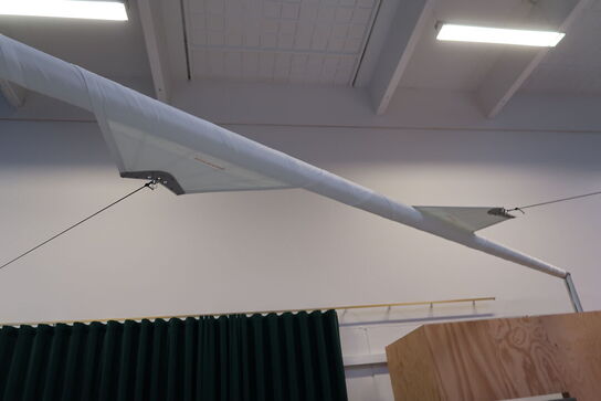 Elektrisk sejlafskærmning SOLIDAY med 4 stk. pæle