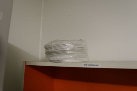 Reol med div. Reservedele