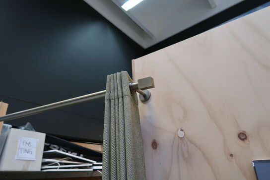 Afskærmning/gardiner på stang