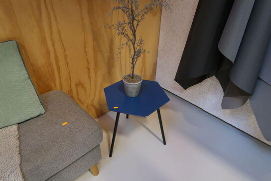 2 stk. puf, sofapuder samt sofabord