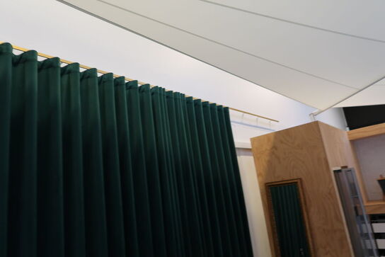 Afskærmning/gardiner på stang