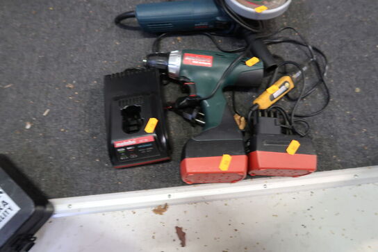 Div. Akku håndværktøj bl.a. METABO med batterier og lader m.m.