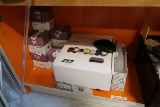 Reol med div. Reservedele